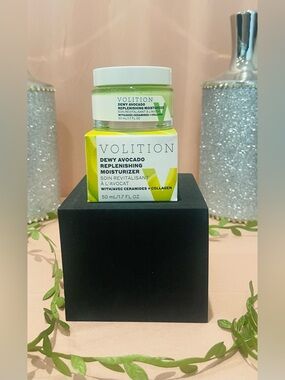 Volition Dewy Avocado Replenishing Moisturizer